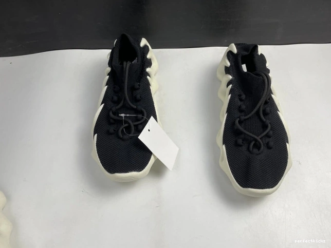 Black H68049 450 Yeezy Cloud Adidas 0804